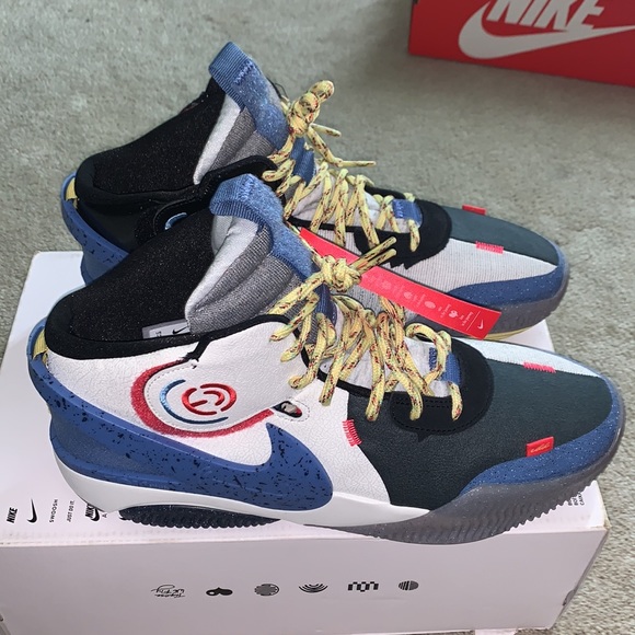 Nike Air Deldon Basketball Shoes - Picture 11 of 16